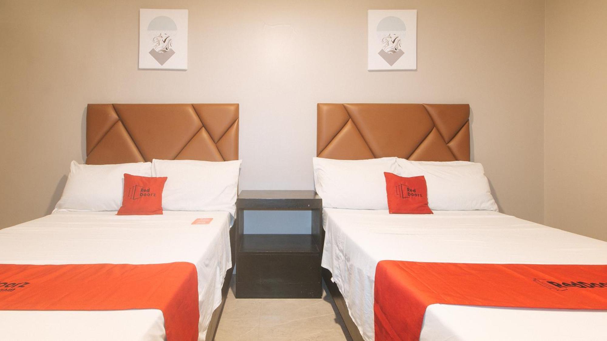 Reddoorz Plus At Seventy Five Inn Near Manila Airport Paranaque City Exterior foto
