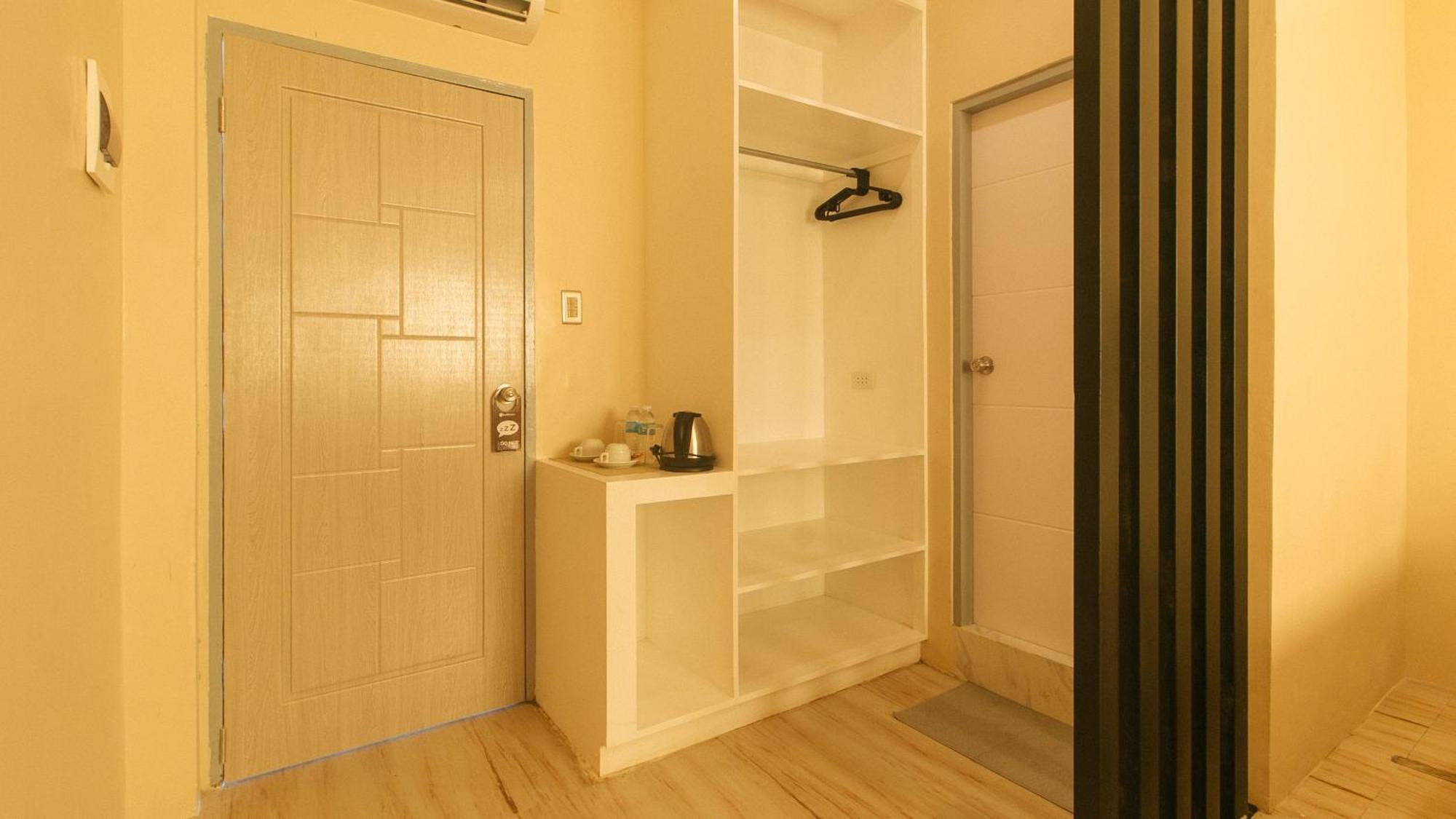 Reddoorz Plus At Seventy Five Inn Near Manila Airport Paranaque City Exterior foto