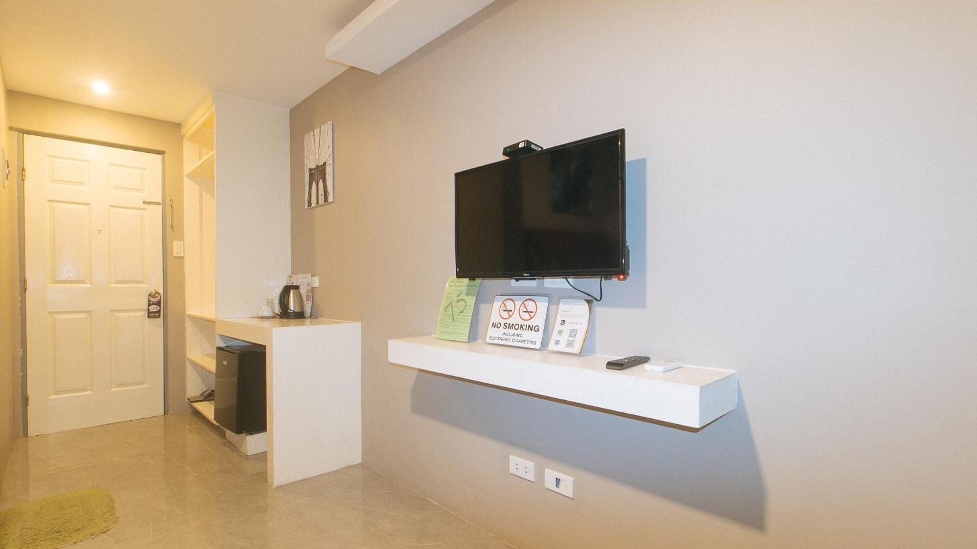 Reddoorz Plus At Seventy Five Inn Near Manila Airport Paranaque City Exterior foto